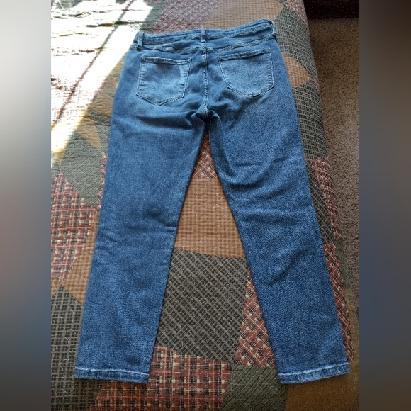 Klique B. Jeans - Picture 3 of 7